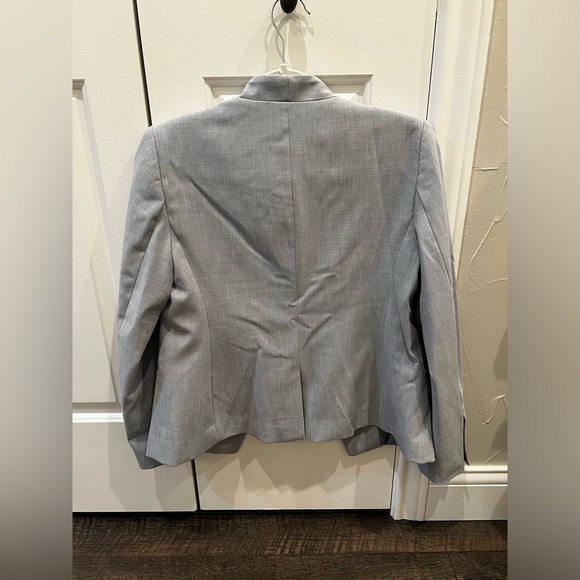 EUC - Ann Taylor The Petite Cutaway Blazer in Bi-Stretch - Picture 6 of 6